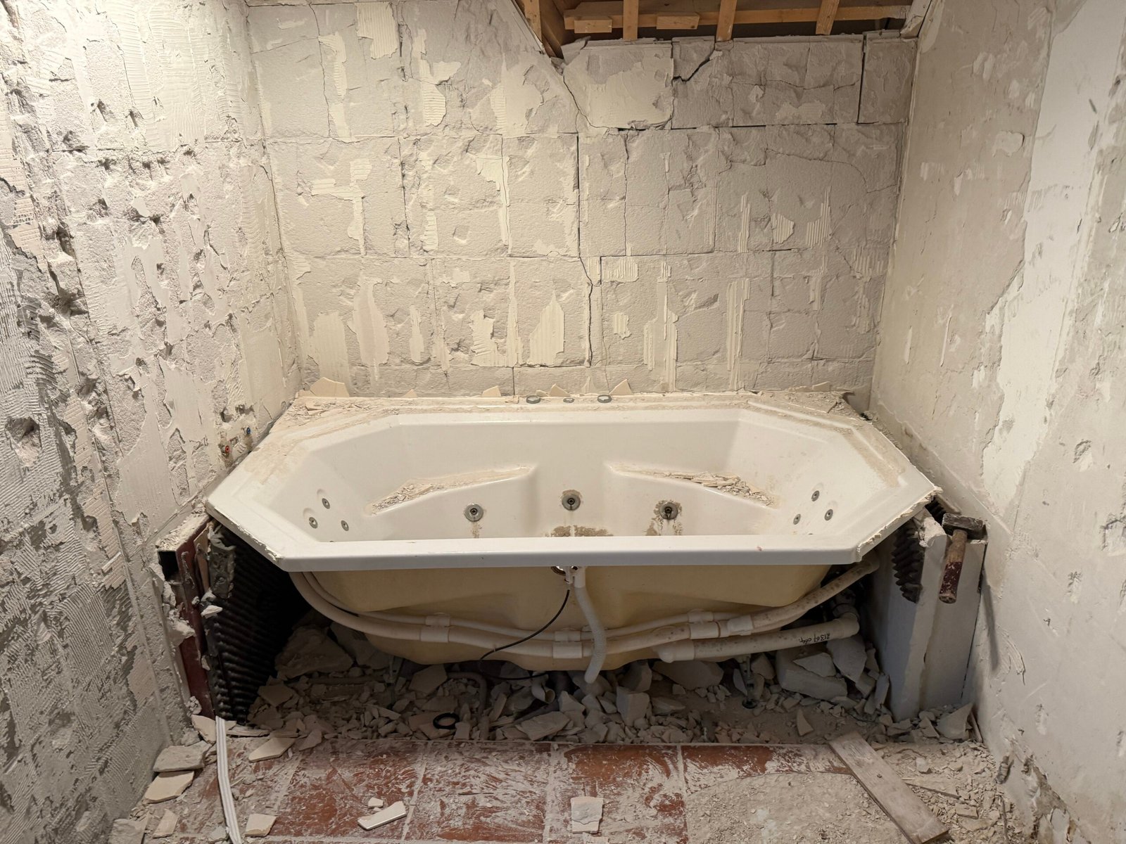 Sloopfase van de badkamer